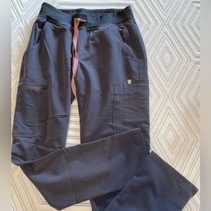 Figs Yola 2.0 Charcoal Scrub Pants